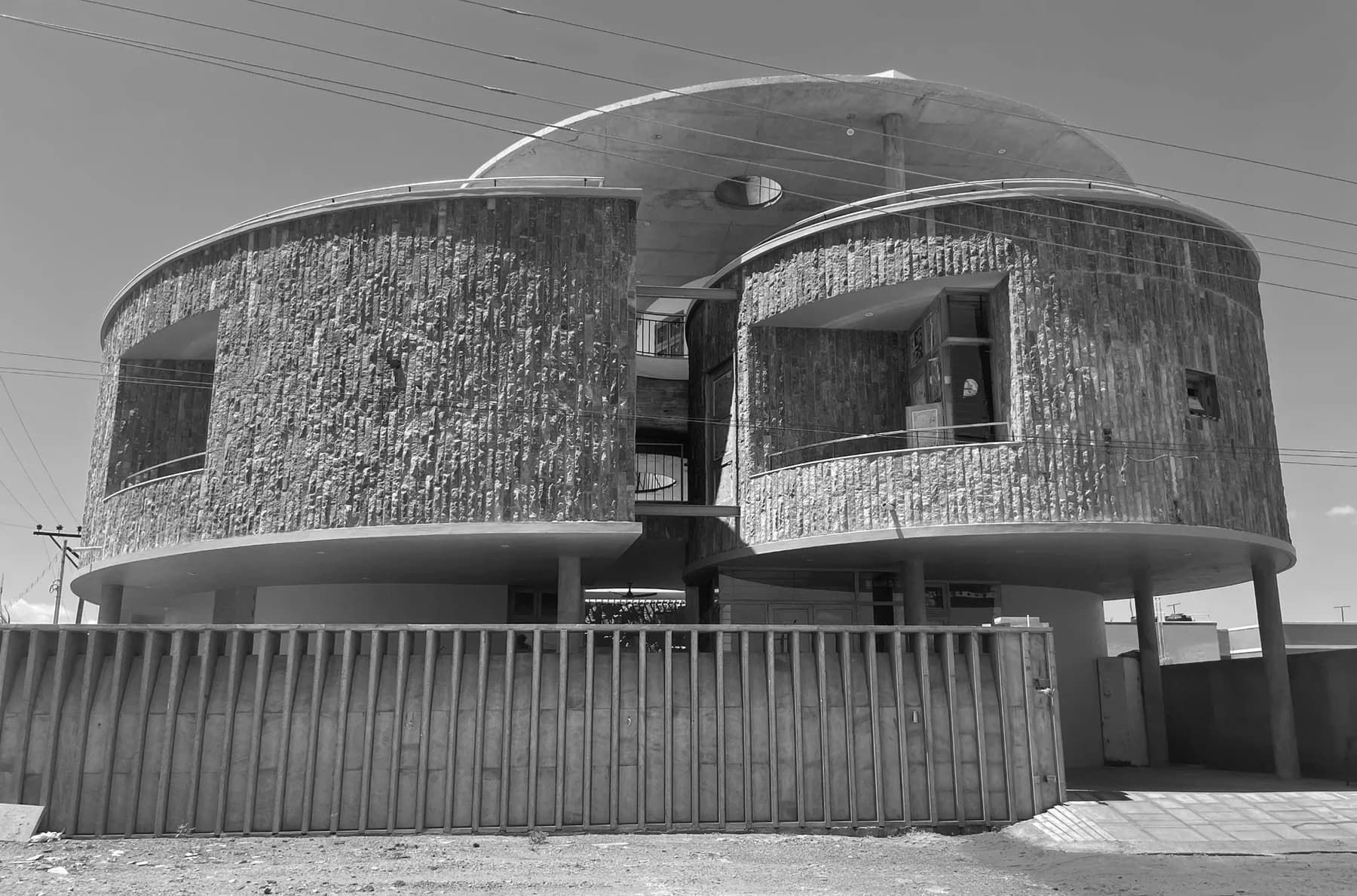 Twin Curve House, architecture by Fifth Element