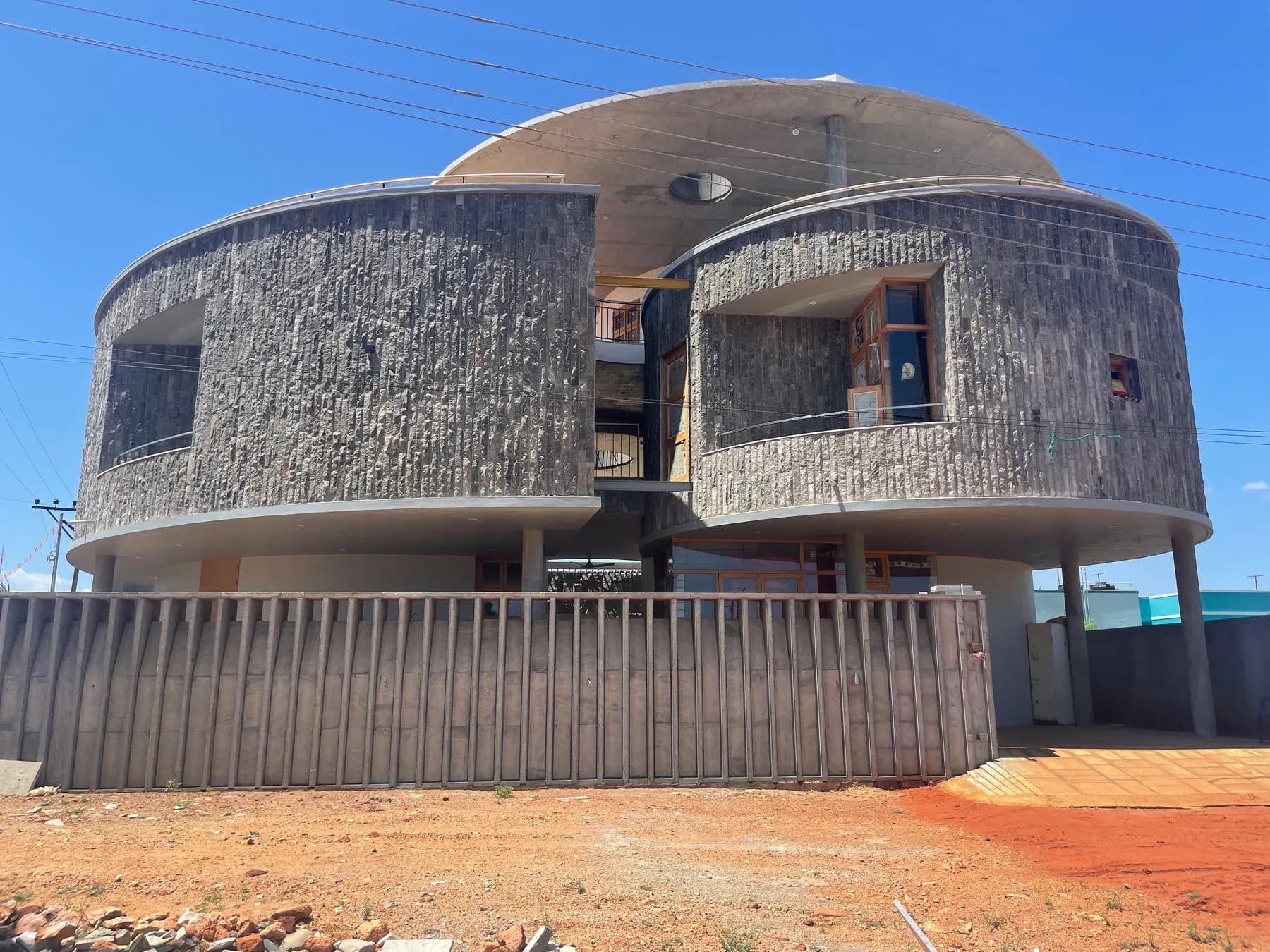 Twin Curve House — project photograph 1